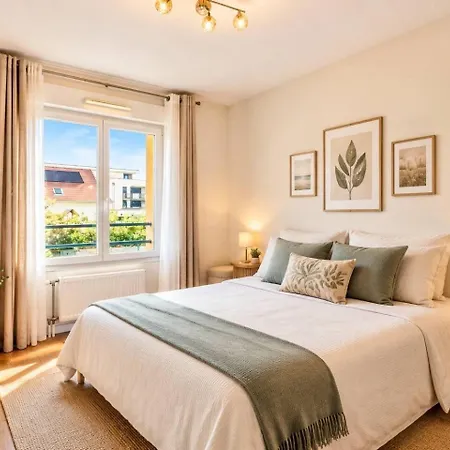 Euro Basel Airport Appartment, 5 Pers, With Terrace, Free Parking, * Blotzheim