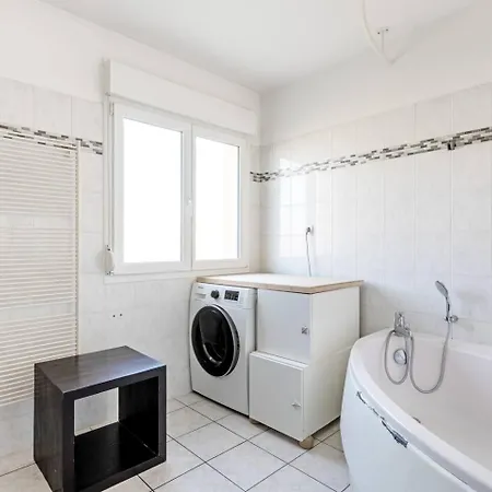 Appartement Euro Basel Airport Appartment, 5 Pers, With Terrace, Free Parking, Blotzheim